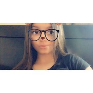 Meet your Posher, Makayla